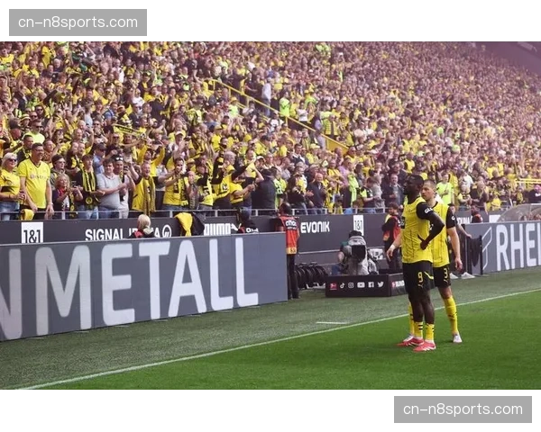 多特蒙德边后卫马内大腿伤势 部分参与合练但出战存疑 多特蒙德边后卫马内大腿伤势 部分参与合练但出战存疑